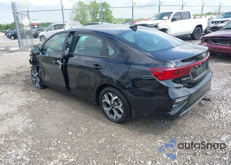 2021 Kia Forte Lxs из США, поврежденный, VIN 3KPF24AD9ME387965